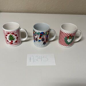 Festive Vtg Holiday Mug Set - Red, White, Green